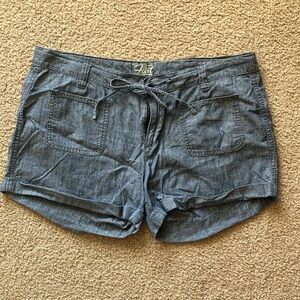 Women's Chambray Shorts Size 14